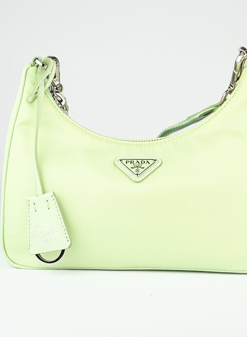 Prada Re-edition 2005 in nylon verde