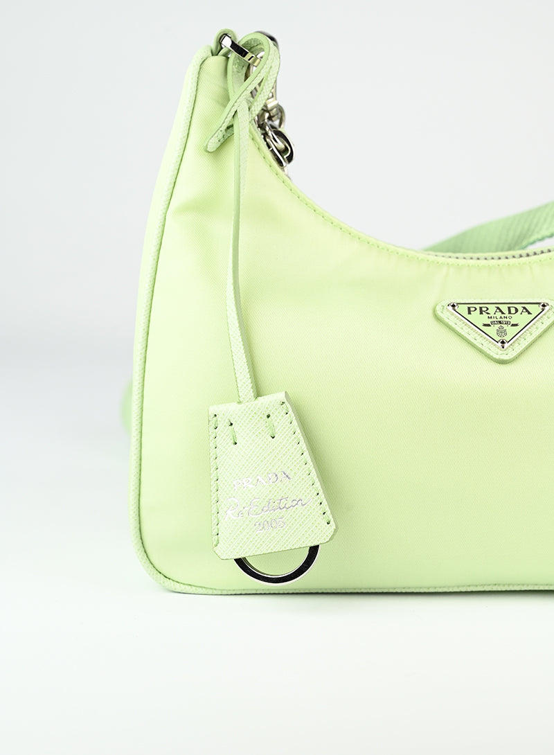 Prada Re-edition 2005 in nylon verde