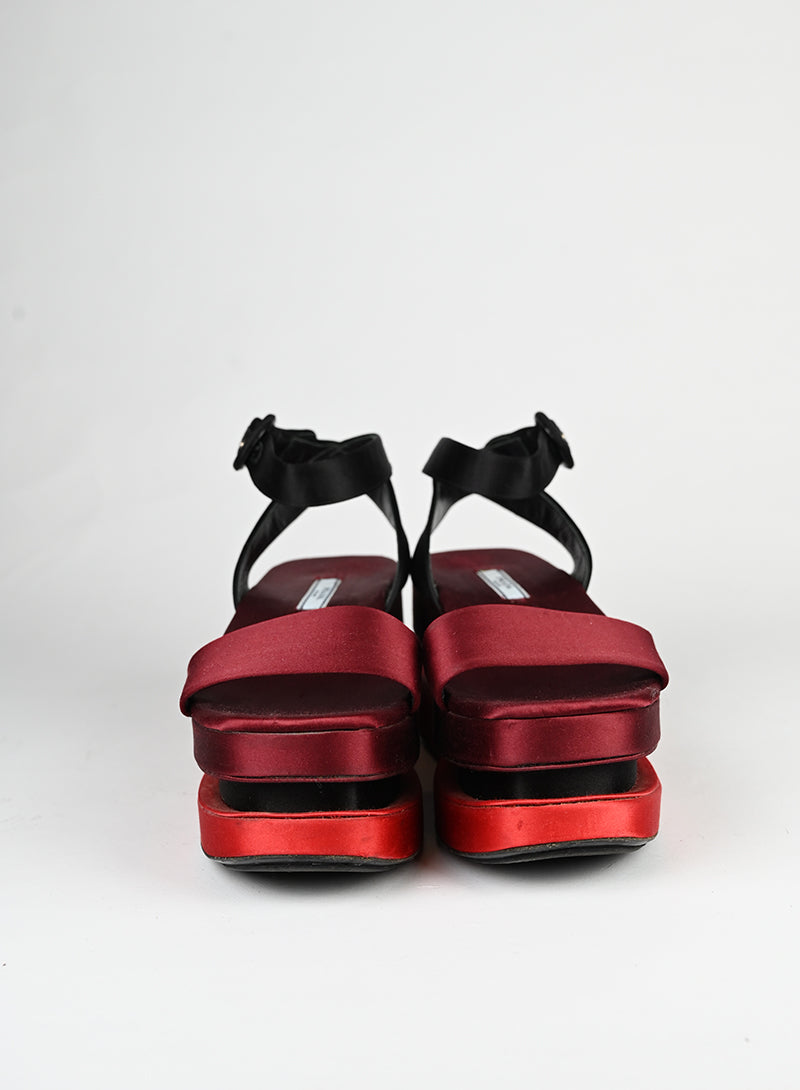Prada Sandali platform in raso rosso - N. 37 -  lesleyluxuryvintage
