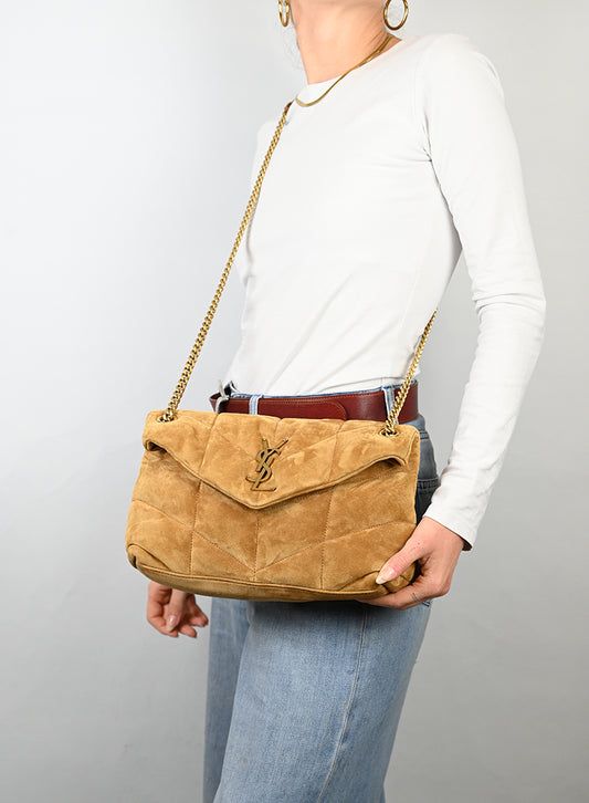 Saint Laurent Borsa Chevron Puffer in suede beige -  lesleyluxuryvintage