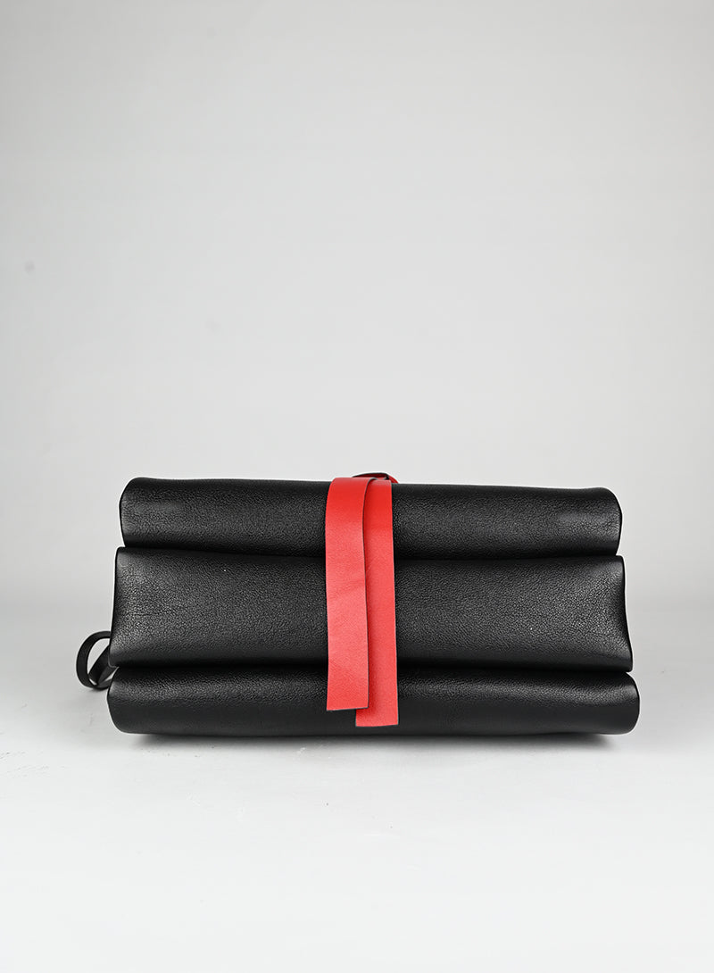 Valentino Borsa V Ring in pelle nera