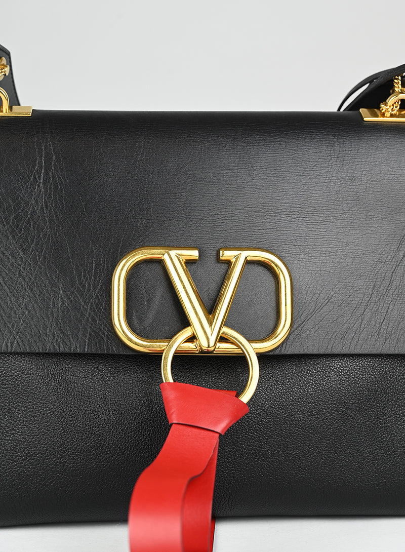 Valentino Borsa V Ring in pelle nera