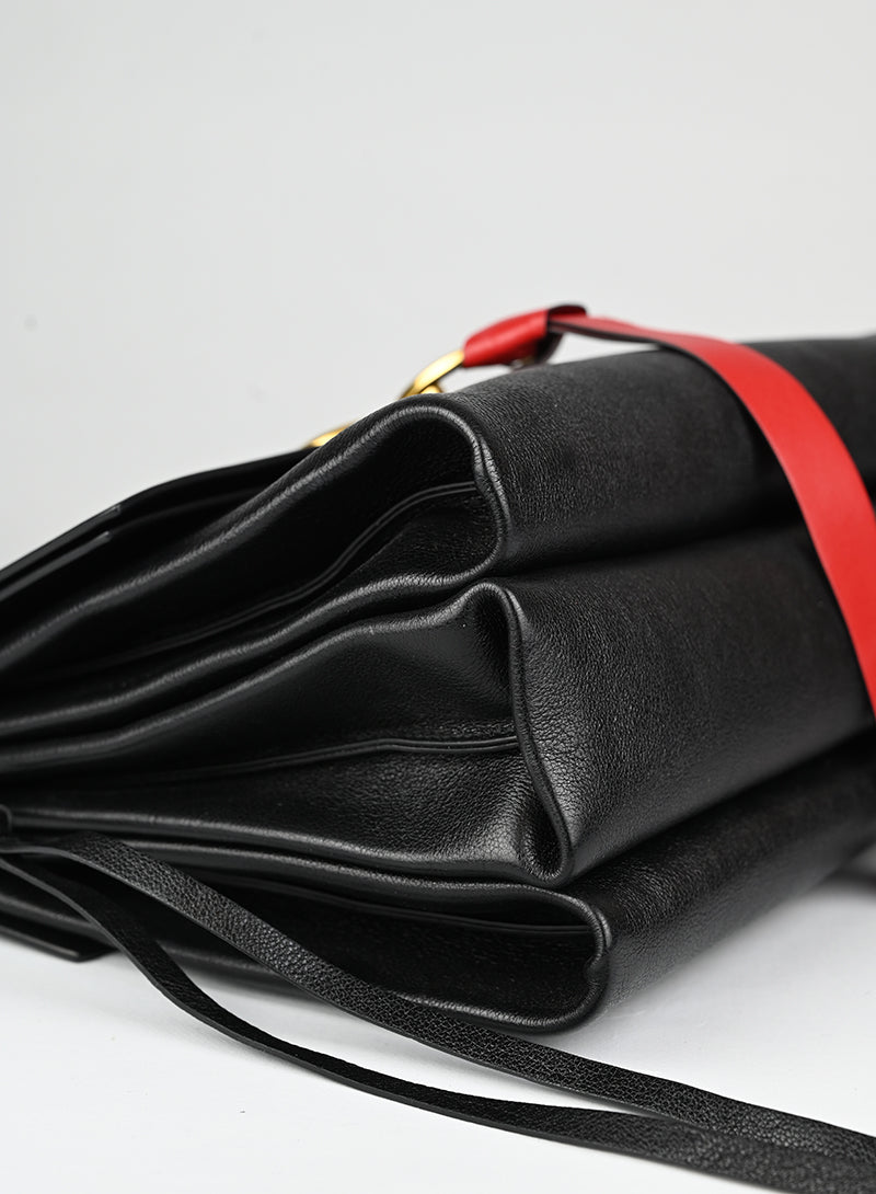 Valentino Borsa V Ring in pelle nera