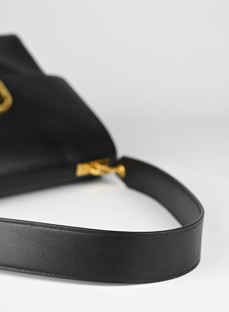 Valentino Borsa V Ring in pelle nera