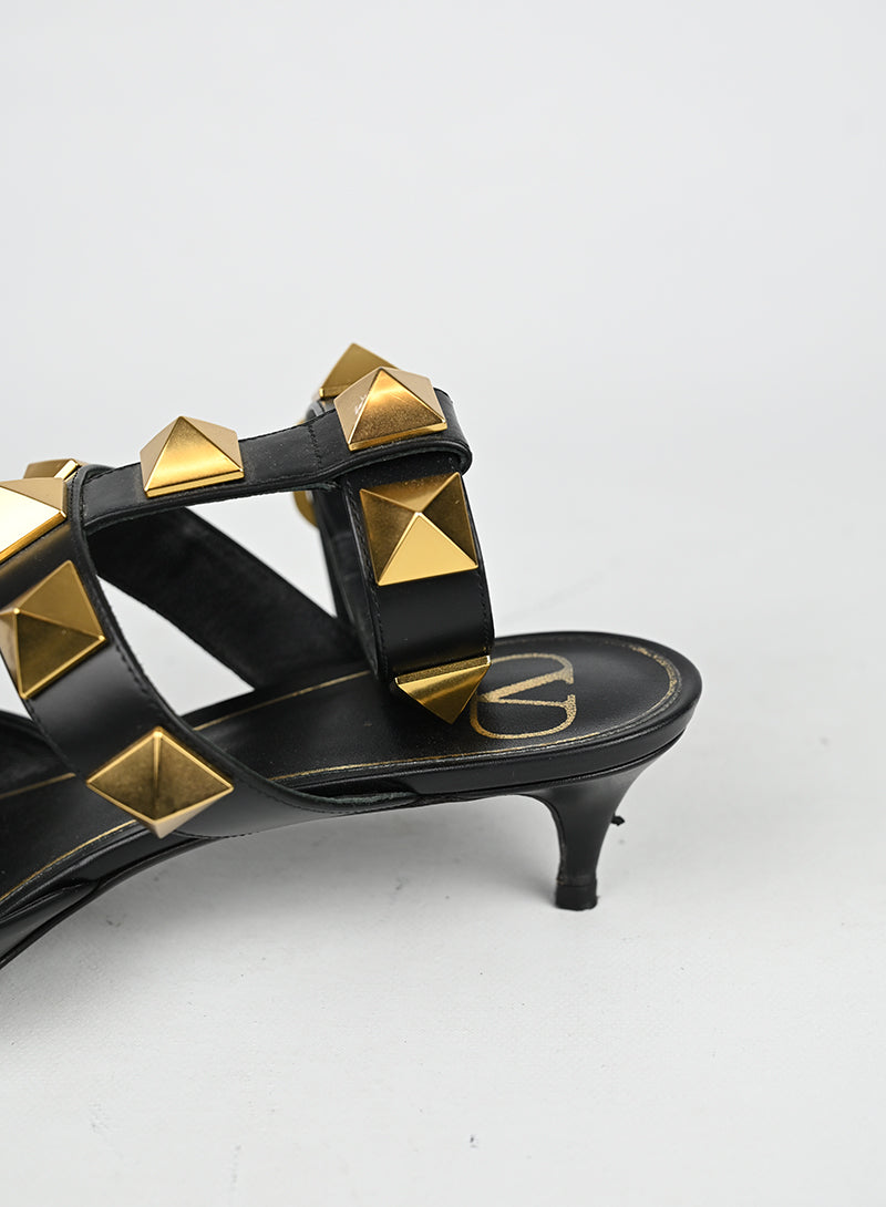 Valentino Sandali Roman Studs in pelle nera - N. 40