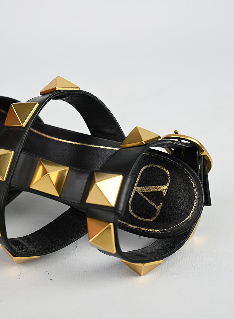 Valentino Sandali Roman Studs in pelle nera - N. 40
