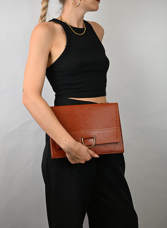 Louis Vuitton Pochette in pelle marrone -  lesleyluxuryvintage