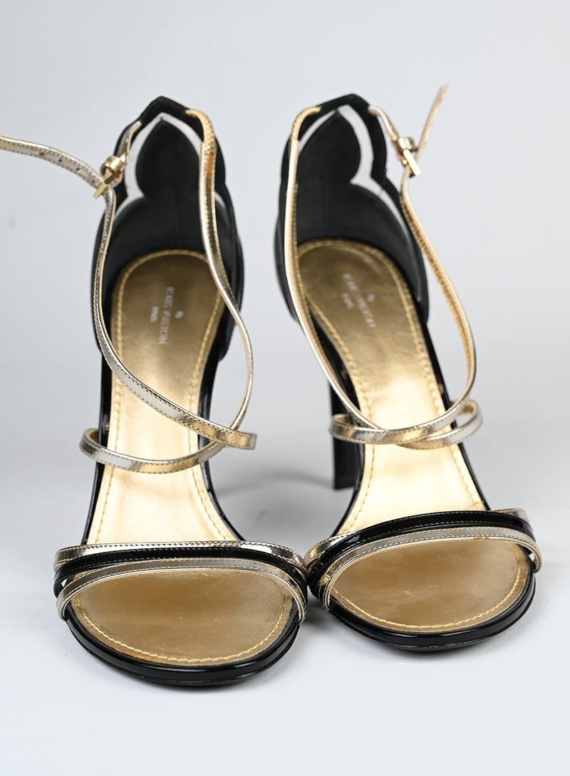 Louis Vuitton Sandali in vernis neri - N. 39 -  lesleyluxuryvintage