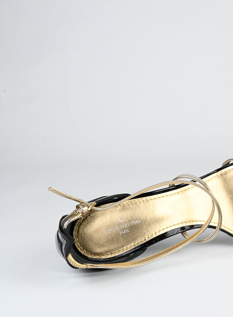 Louis Vuitton Sandali in vernis neri - N. 39 -  lesleyluxuryvintage