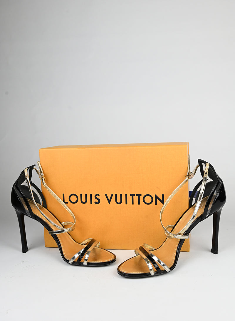 Louis Vuitton Sandali in vernis neri - N. 39 -  lesleyluxuryvintage
