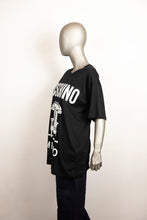 Load image into Gallery viewer, Moschino T-shirt nera con stampa logo e viti - Tg. L -  lesleyluxuryvintage
