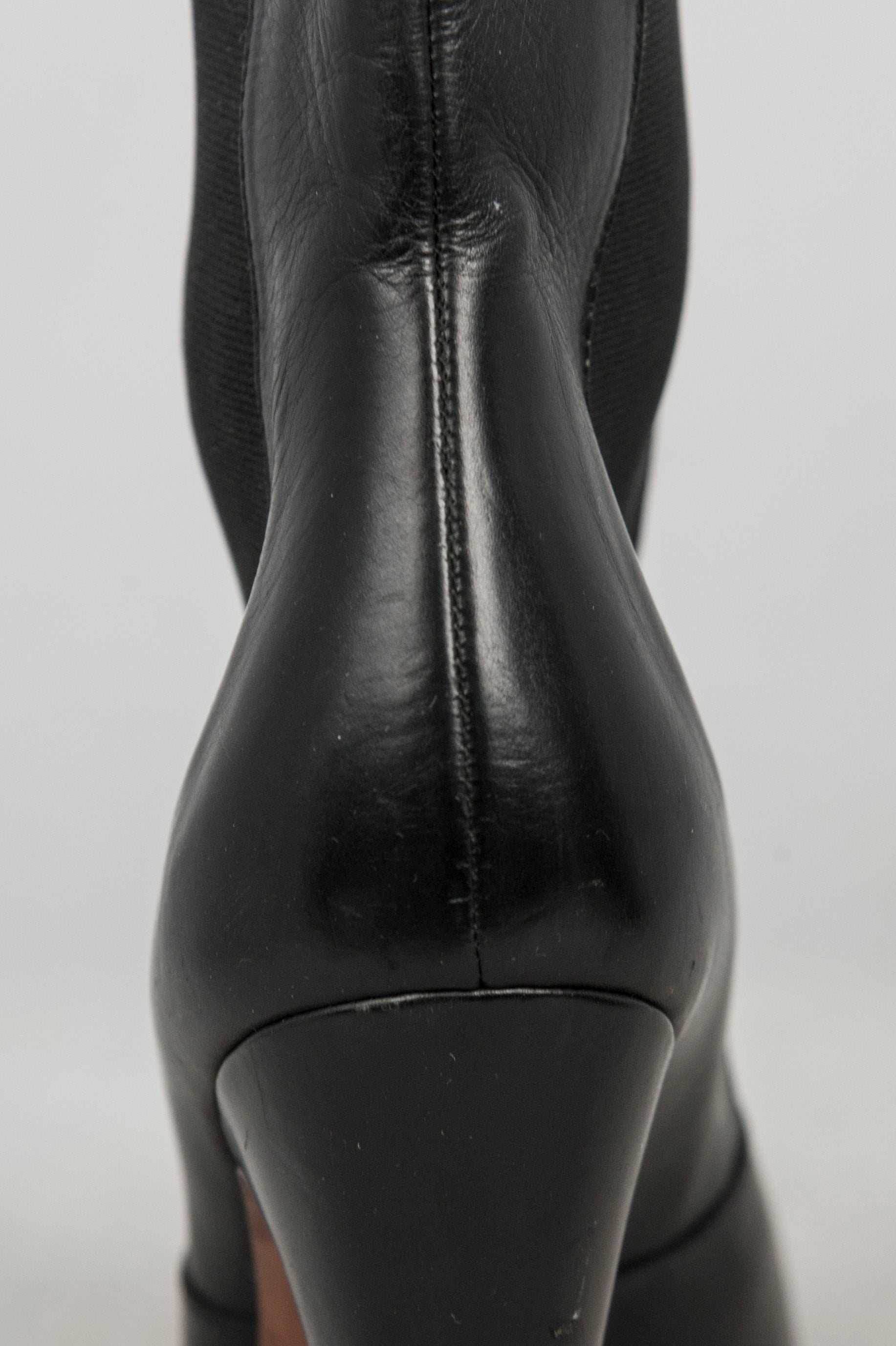 ALAÏA Stivaletti in pelle nera con fascia elastica - N. 39 -  lesleyluxuryvintage