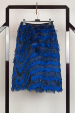 Load image into Gallery viewer, Odeeh Gonna longuette in lurex con frange diagonali blu e nero - Tg. 40 -  lesleyluxuryvintage
