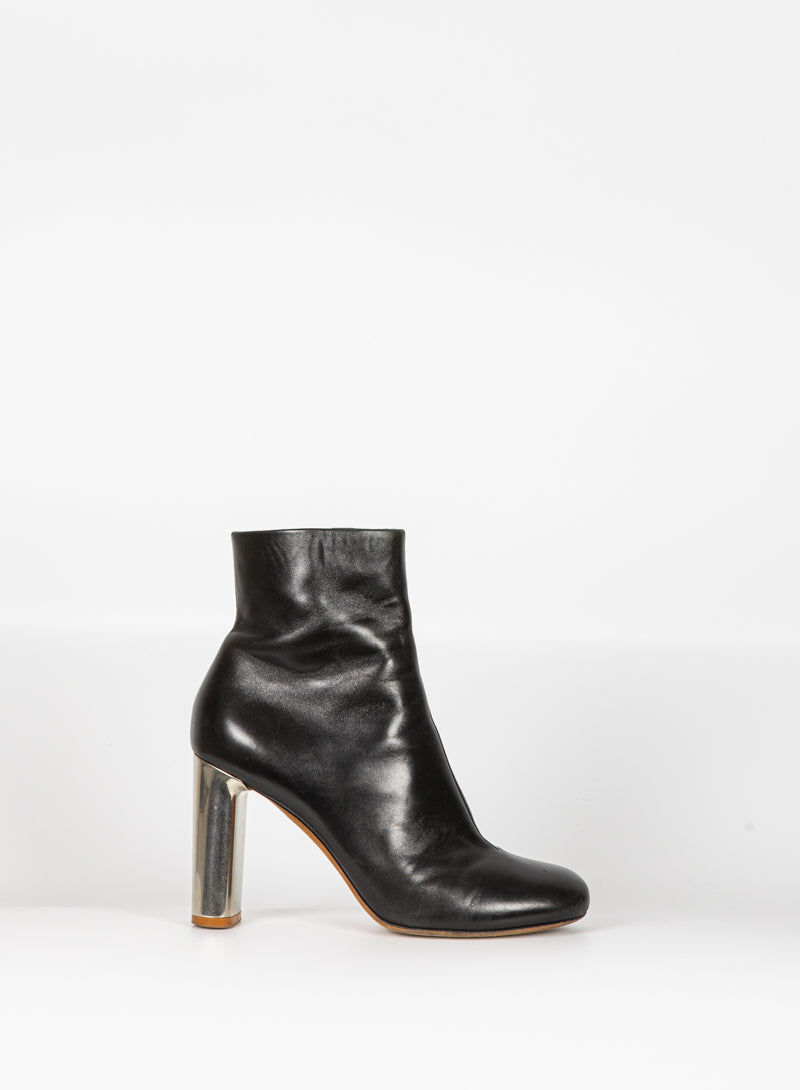 CELINE Black leather ankle boots with silver heel - N. 38