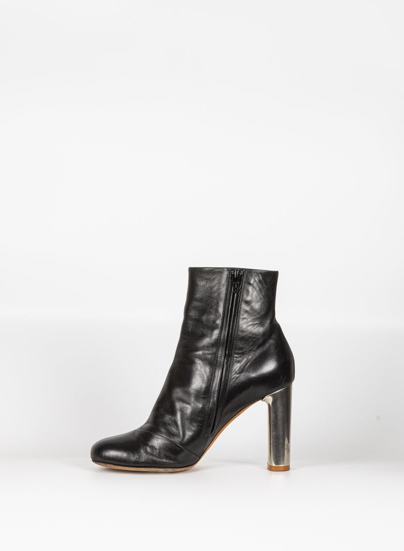 CELINE Black leather ankle boots with silver heel - N. 38