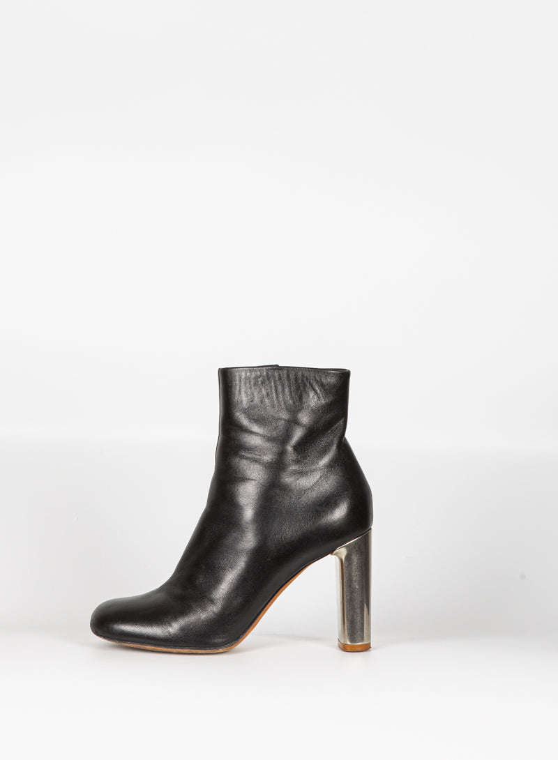 CELINE Black leather ankle boots with silver heel - N. 38