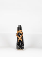 Carica l&#39;immagine nel visualizzatore di Gallery, Louis Vuitton Stivaletti neri con lacci in pelle cognac - N. 36
