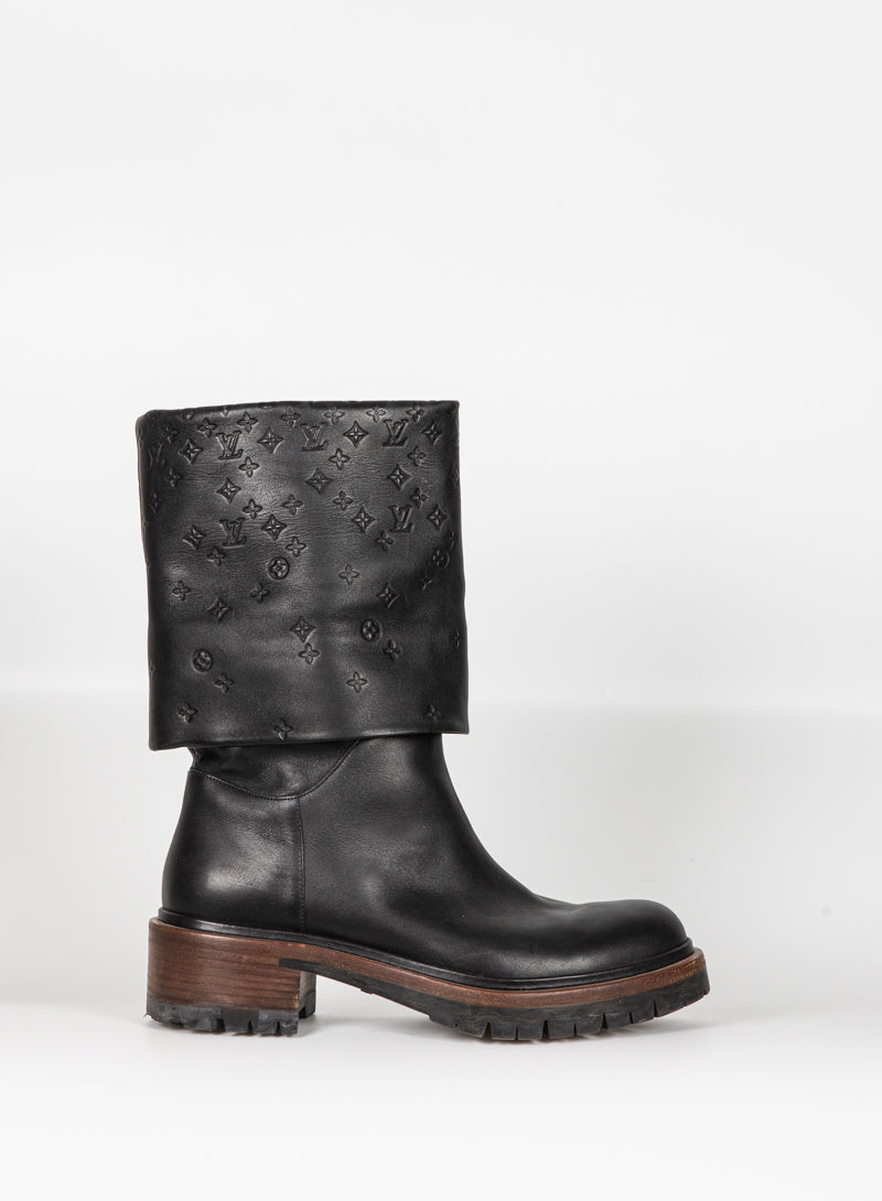 Louis Vuitton Black leather boots with maxi cuff - N. 40