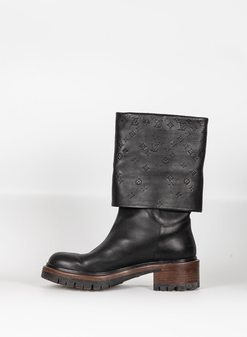 Louis Vuitton Black leather boots with maxi cuff - N. 40