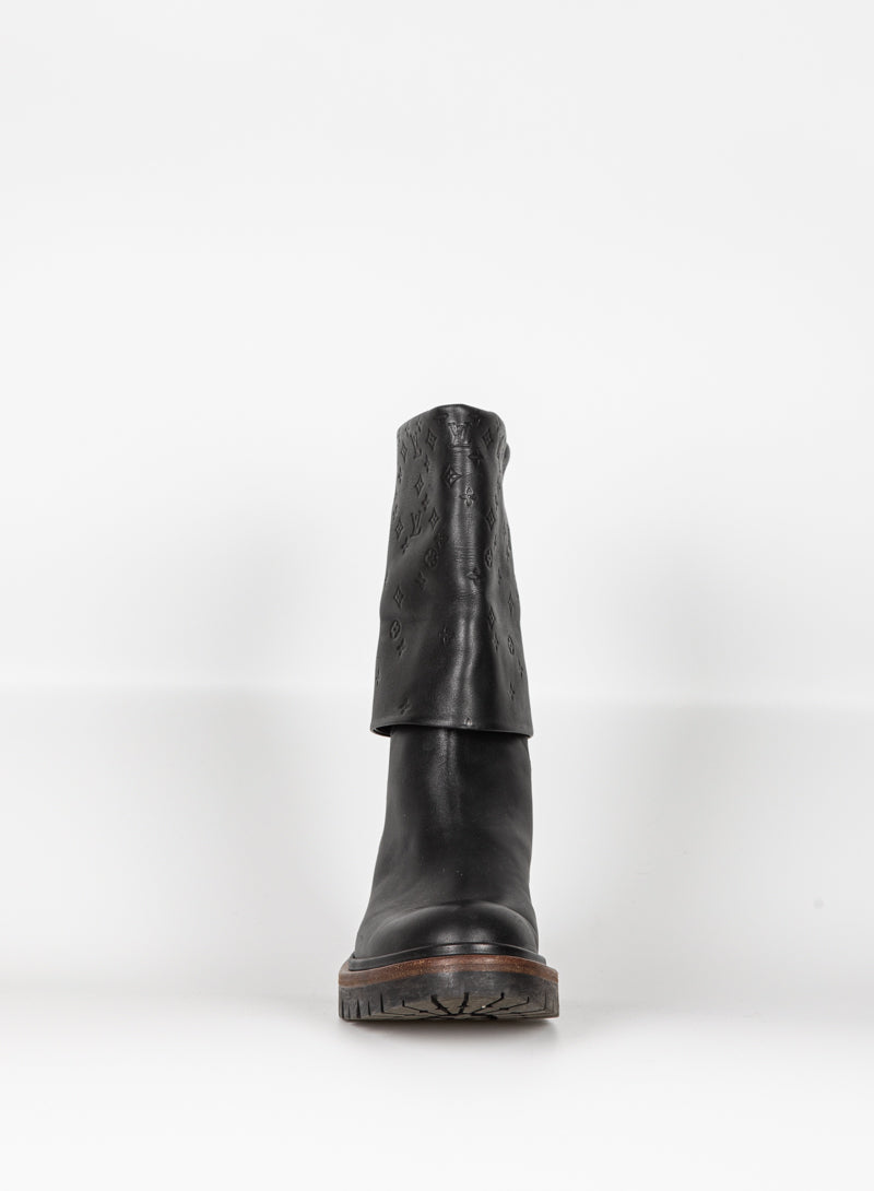 Louis Vuitton Black leather boots with maxi cuff - N. 40