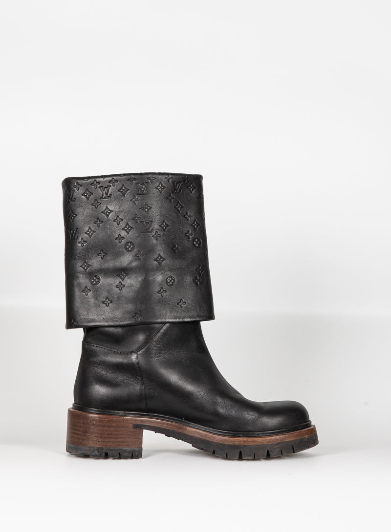 Louis Vuitton Black leather boots with maxi cuff - N. 40