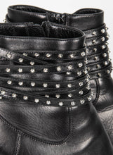 Carica l&#39;immagine nel visualizzatore di Gallery, Saint Laurent Stivaletto in pelle nero con borchie - N. 37½
