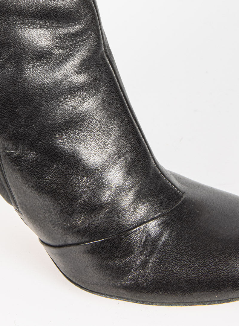 CELINE Black leather ankle boots with silver heel - N. 38