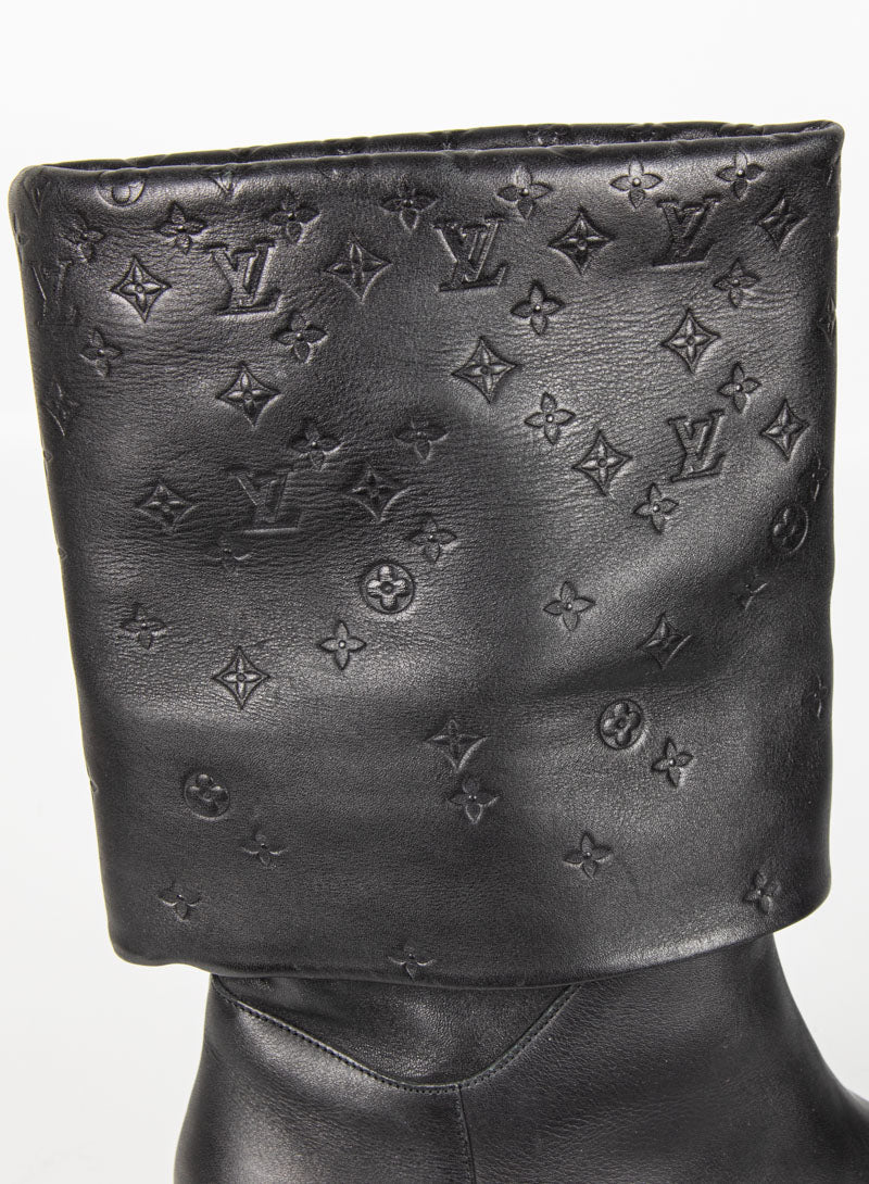 Louis Vuitton Black leather boots with maxi cuff - N. 40