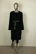 Carica l&#39;immagine nel visualizzatore di Gallery, Celine Montone lungo verde muschio con cintura - Tg. 40 -  lesleyluxuryvintage

