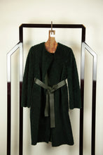 Carica l&#39;immagine nel visualizzatore di Gallery, Celine Montone lungo verde muschio con cintura - Tg. 40 -  lesleyluxuryvintage
