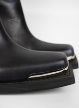 Carica l&#39;immagine nel visualizzatore di Gallery, Miu Miu Stivali con tacco in pelle nera - N. 37 cm
