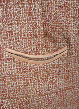 Carica l&#39;immagine nel visualizzatore di Gallery, Chanel Giacca in lana bouclé rosa salmone - Tg. 40
