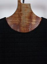 Load image into Gallery viewer, Chanel Gilet in cotone trapuntato nero - Tg. 38
