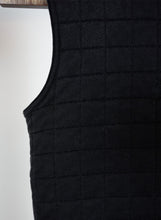 Load image into Gallery viewer, Chanel Gilet in cotone trapuntato nero - Tg. 38
