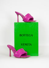 Load image into Gallery viewer, Bottega Veneta Mules Lido in pelle fucsia - N. 38 ½
