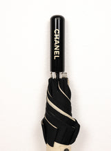 Carica l&#39;immagine nel visualizzatore di Gallery, Chanel Ombrello bianco e nero
