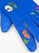 Load image into Gallery viewer, Balenciaga Guanti in pelle blu elettrico con fiori
