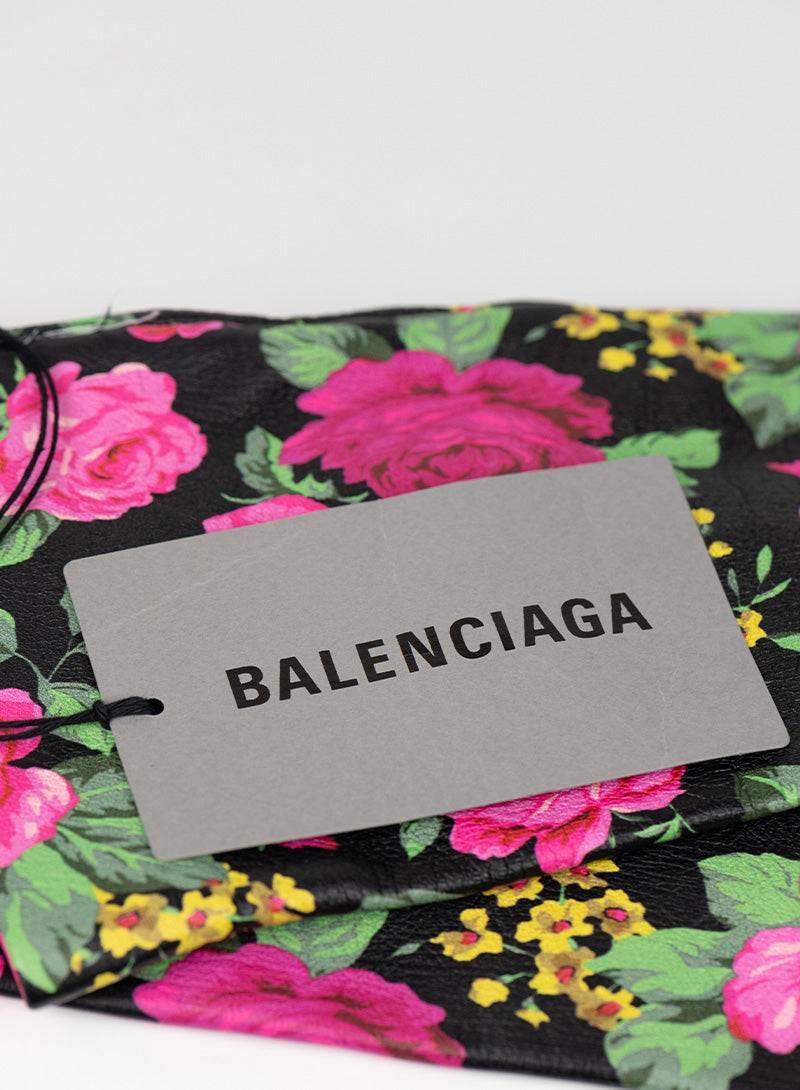 Balenciaga Black leather gloves with flowers