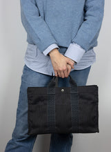 Carica l&#39;immagine nel visualizzatore di Gallery, Hermès Shopper Bora Bora in tessuto grigio
