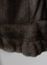 Carica l&#39;immagine nel visualizzatore di Gallery, Celine Pelliccia in visone grigio sfumato - Tg. 42
