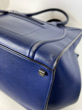 Load image into Gallery viewer, Celine Borsa Phantom Luggage in pelle blu
