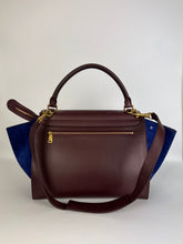Load image into Gallery viewer, Celine Trapeze Media in pelle bordeaux e blu
