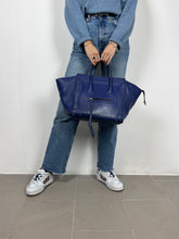 Load image into Gallery viewer, Celine Borsa Phantom Luggage in pelle blu
