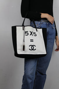 Chanel Shopper 5x5 in tessuto bianco e nero