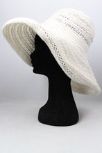 Carica l&#39;immagine nel visualizzatore di Gallery, Grevi Cappello in rafia crochet bianco con banda larga -  lesleyluxuryvintage
