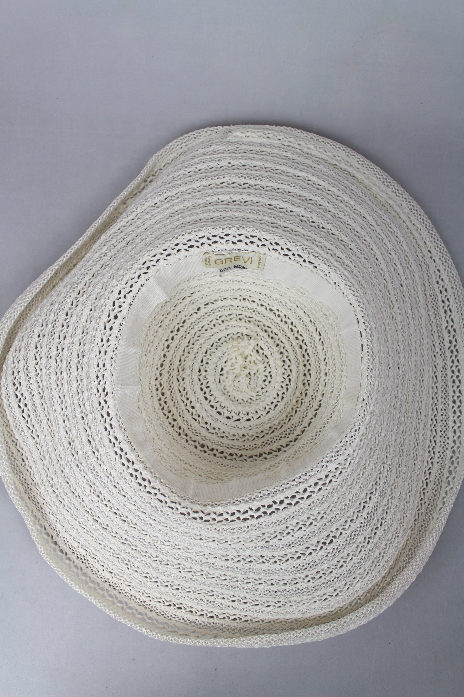 Grevi Cappello in rafia crochet bianco con banda larga -  lesleyluxuryvintage