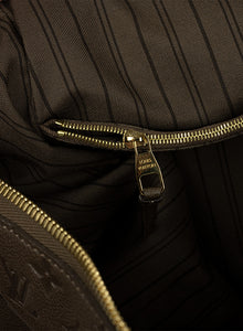 Louis Vuitton Maxi bauletto in pelle LV tortora