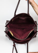 Carica l&#39;immagine nel visualizzatore di Gallery, Saint Laurent Borsa Sac de jour Large in pelle color prugna
