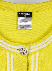 Chanel Cardigan in cashmere giallo profilato bianco - Tg. 44