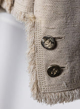 Carica l&#39;immagine nel visualizzatore di Gallery, Chanel Giacca in lino colore panna frange - Tg. 44 -  lesleyluxuryvintage
